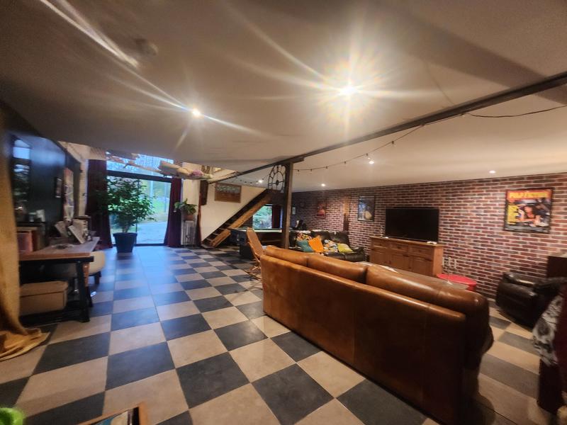 Maison - 250 m² - 7 pièces