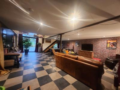 Maison - 250 m² - 7 pièces