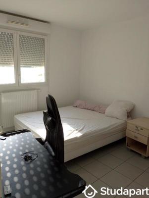 Chambre - 12 m² - 1 pièce