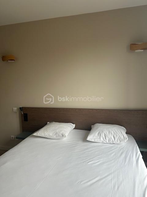 Studio - 30 m² - 1 pièce