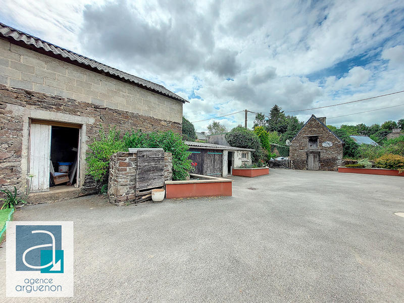 Maison - 219 m² - 7 pièces