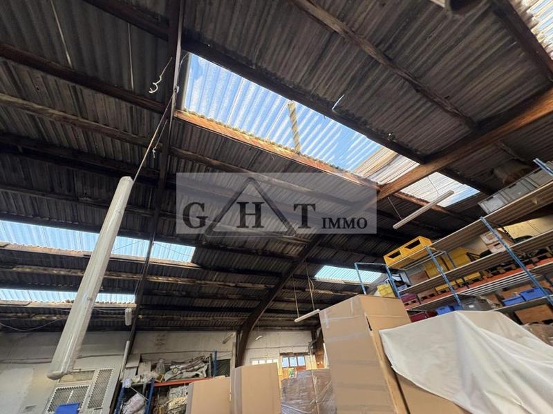 Entrepôt - 520 m²