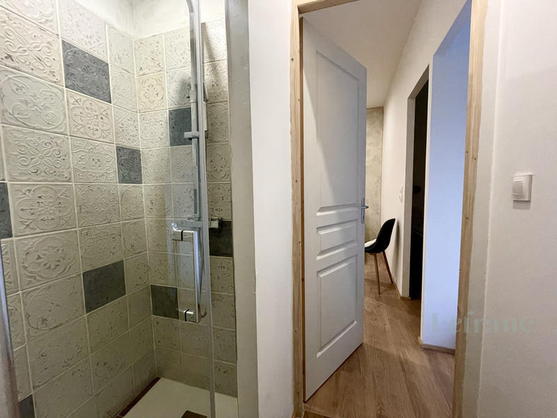 Maison - 300 m² - 10 pièces