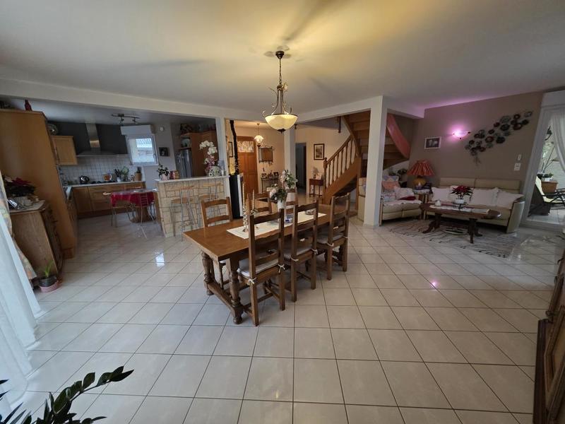 Pavillon - 160 m² - 6 pièces