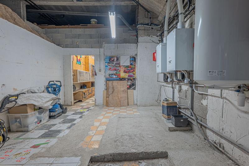 Maison - 205 m² - 6 pièces