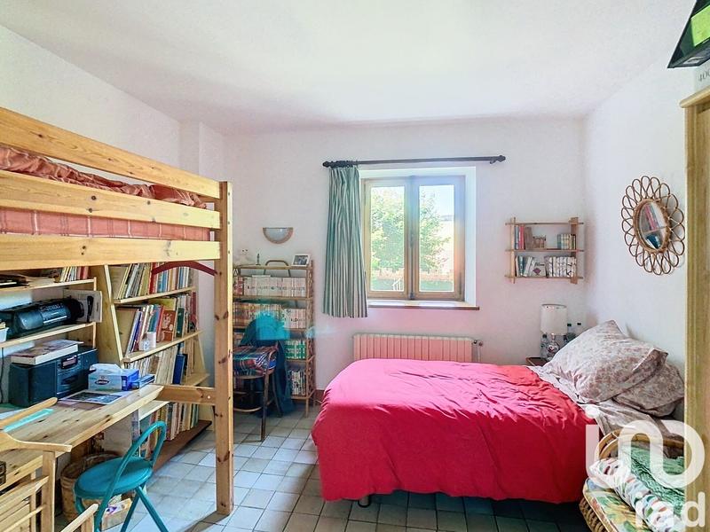 Maison - 357 m² - 2 pièces