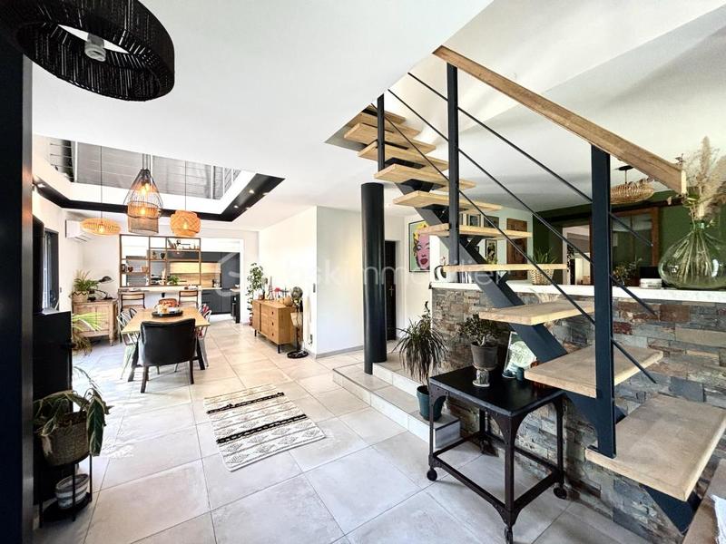 Maison - 164 m² - 7 pièces