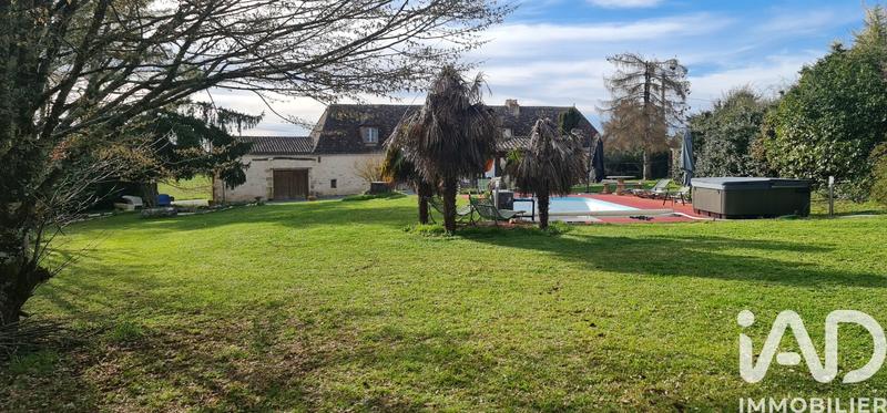 Maison - 250 m² - 7 pièces