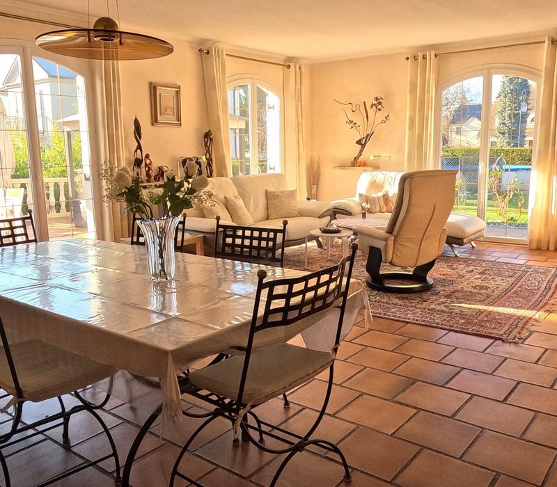 Maison - 199 m² - 7 pièces