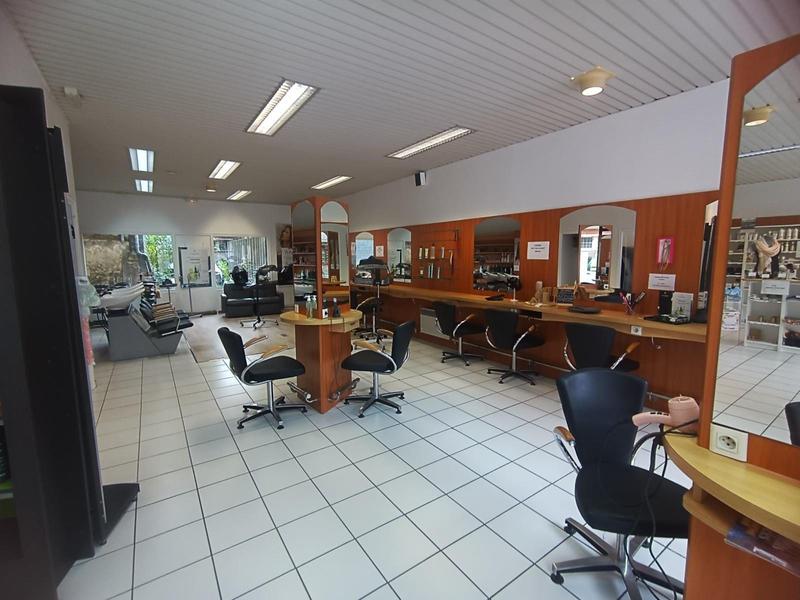 Local commercial - 149 m² - 2 pièces