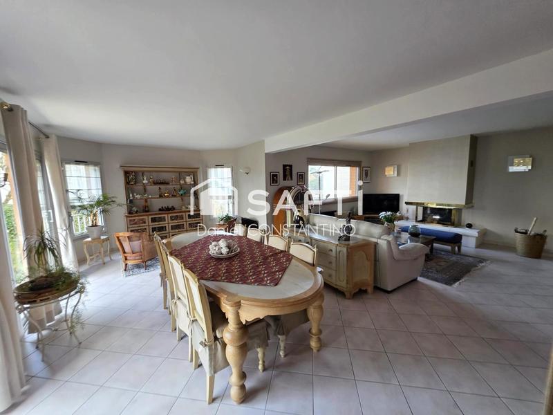 Maison - 200 m² - 8 pièces