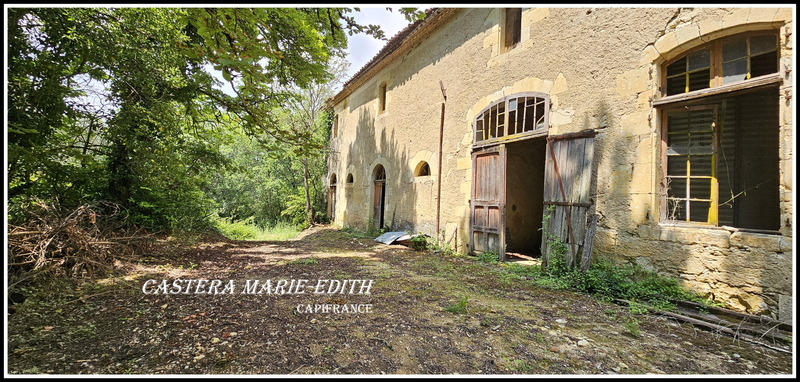 Propriété - 860 m² - 19 pièces