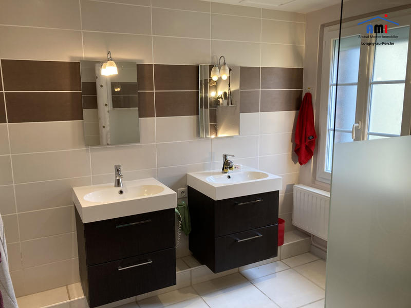 Maison - 380 m² - 7 pièces