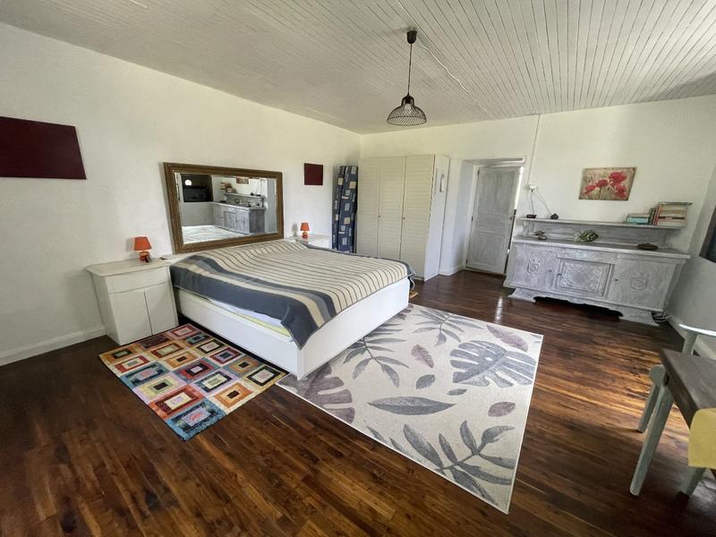 Propriété - 234 m² - 6 pièces