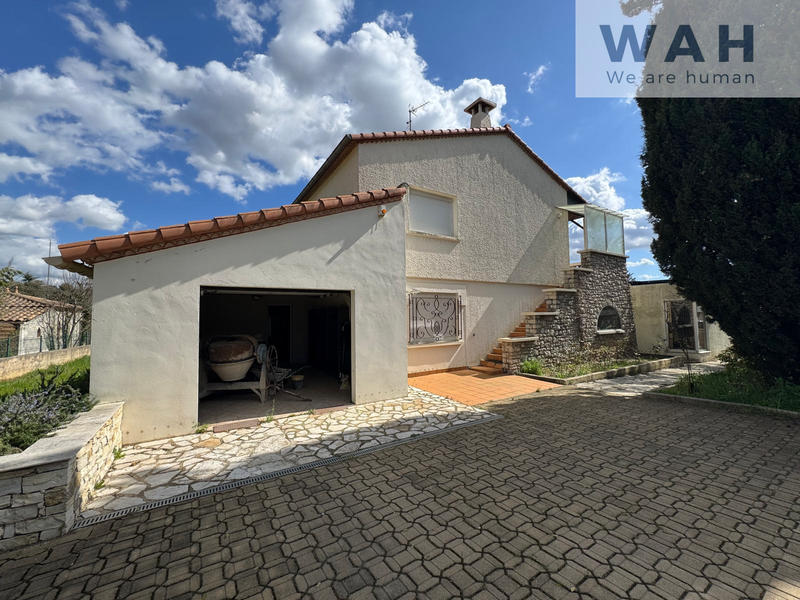 Maison - 276 m² - 8 pièces