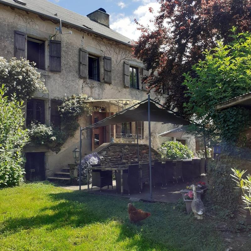 Maison - 235 m² - 11 pièces