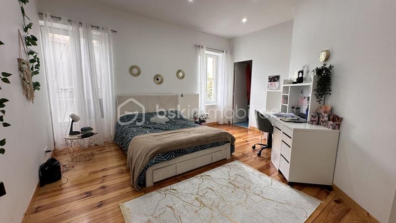 Mas - 560 m² - 6 pièces