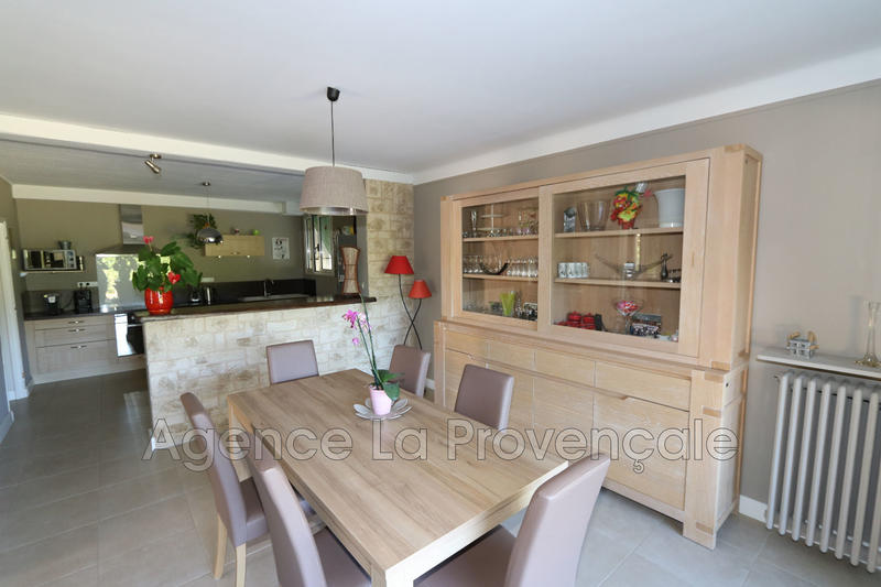 Maison - 255 m² - 12 pièces