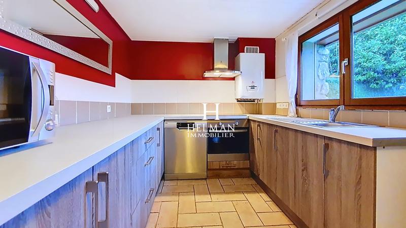 Maison - 230 m² - 8 pièces