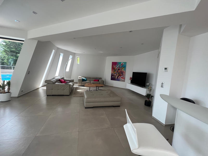 Villa - 335 m² - 7 pièces