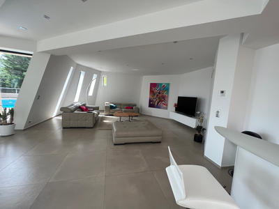 Villa - 335 m² - 7 pièces