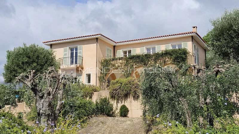 Villa - 430 m² - 8 pièces