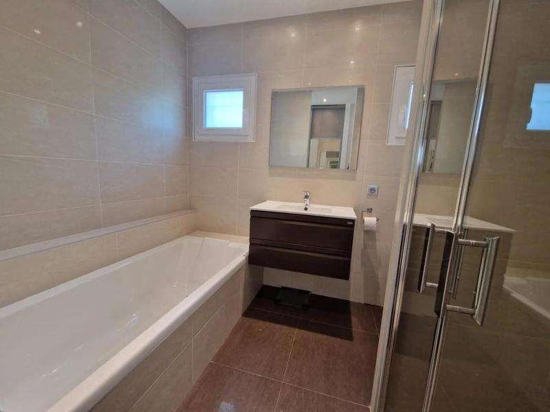 Villa - 190 m² - 6 pièces