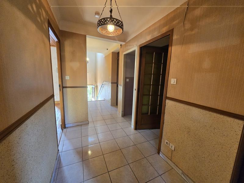 Maison - 181 m² - 7 pièces