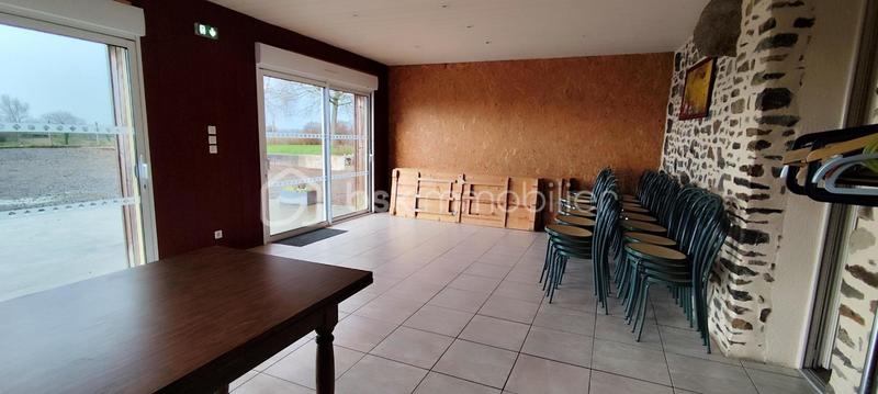 Propriété - 325 m² - 11 pièces