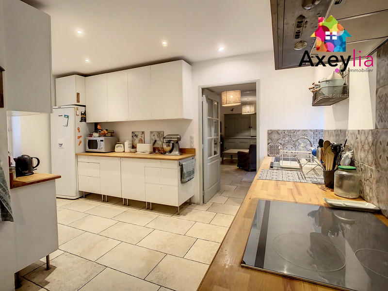 Maison - 258 m² - 12 pièces