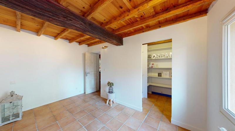 Maison - 273 m² - 9 pièces