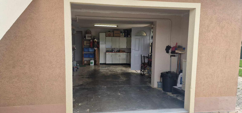 Villa - 163 m² - 10 pièces