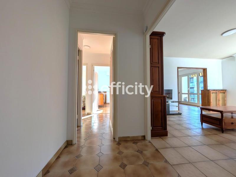 Appartement - 75 m² - 4 pièces