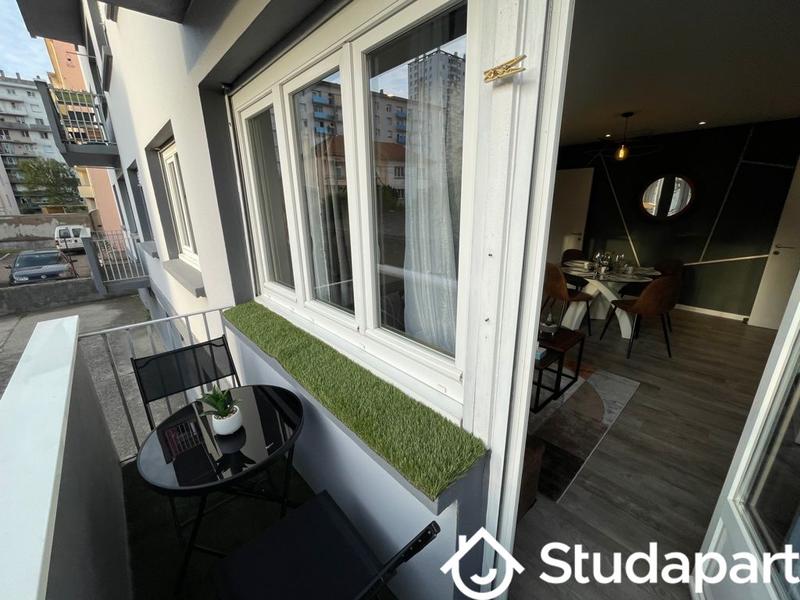 Chambre - 13 m² - 1 pièce