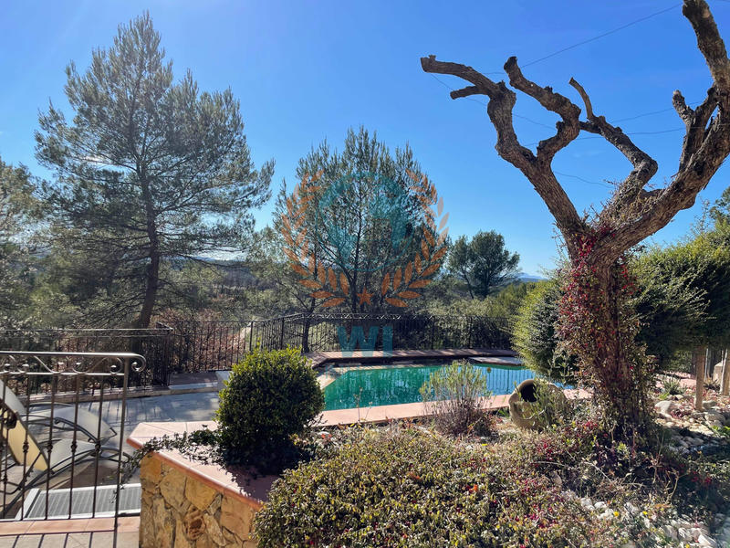 Villa - 250 m² - 7 pièces