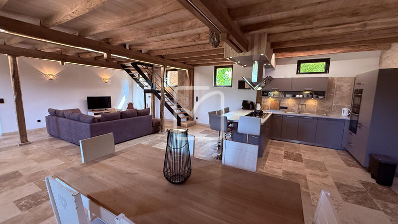 Maison - 164 m² - 10 pièces