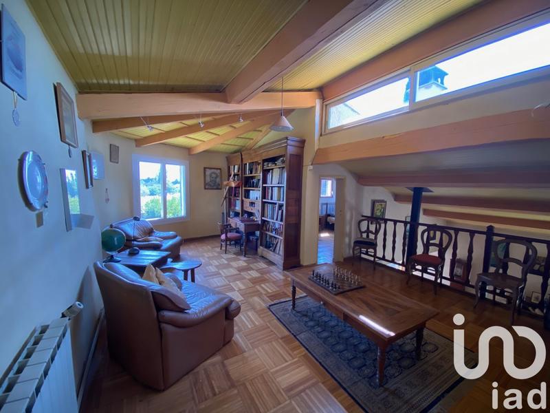 Maison - 212 m² - 9 pièces