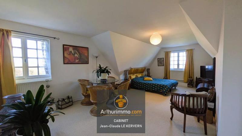 Maison - 271 m² - 9 pièces