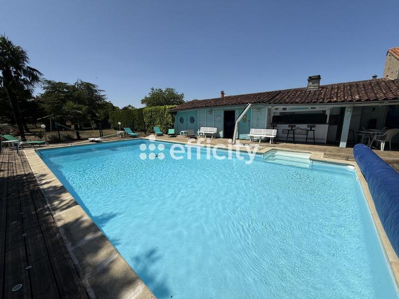 Maison - 325 m² - 13 pièces