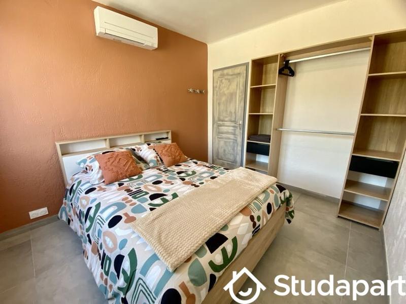 Chambre - 11 m² - 1 pièce