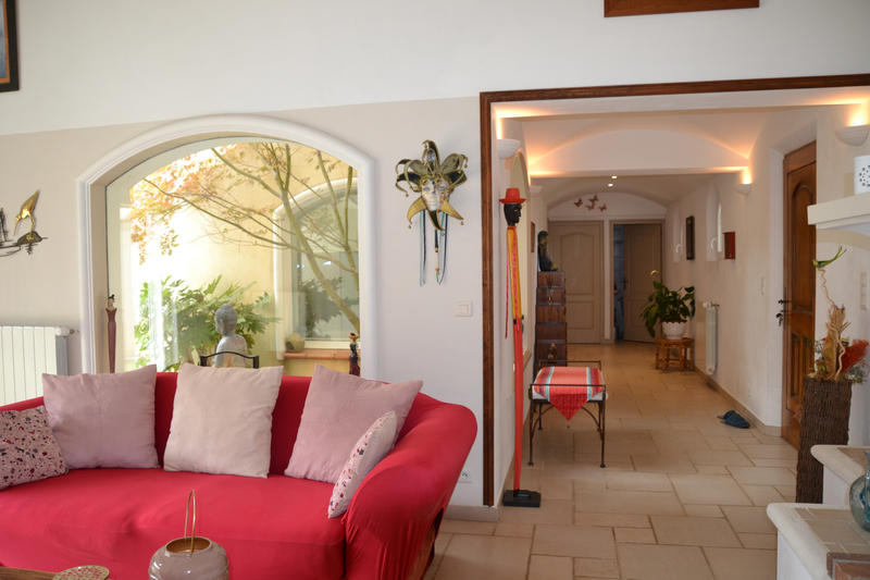 Maison - 250 m² - 6 pièces