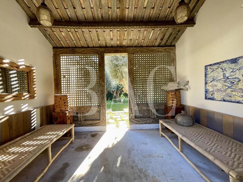 Villa - 273 m² - 12 pièces