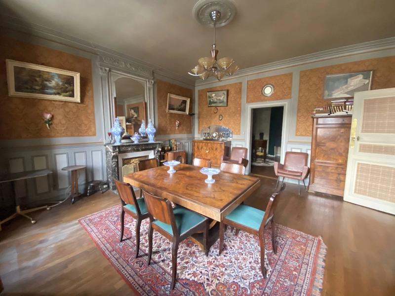 Maison - 277 m² - 10 pièces