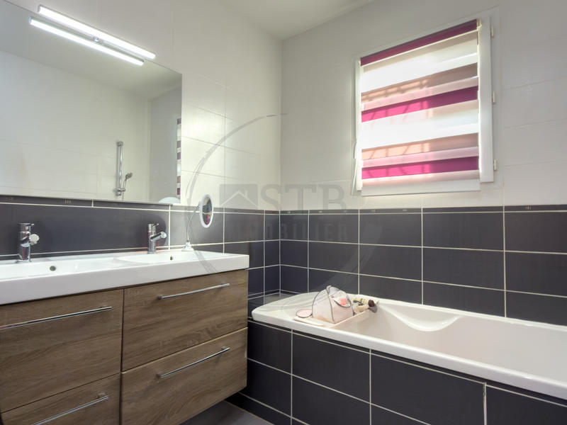 Villa - 92 m² - 4 pièces