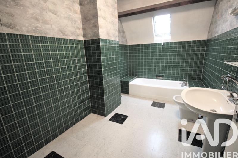 Maison - 246 m² - 8 pièces