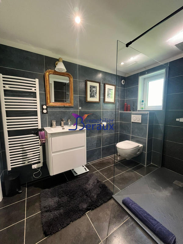 Maison - 327 m² - 10 pièces