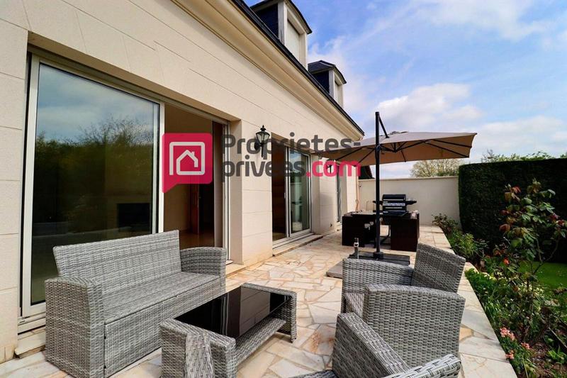 Maison - 260 m² - 7 pièces