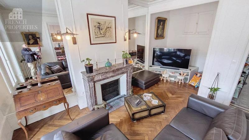 Appartement - 137 m² - 5 pièces