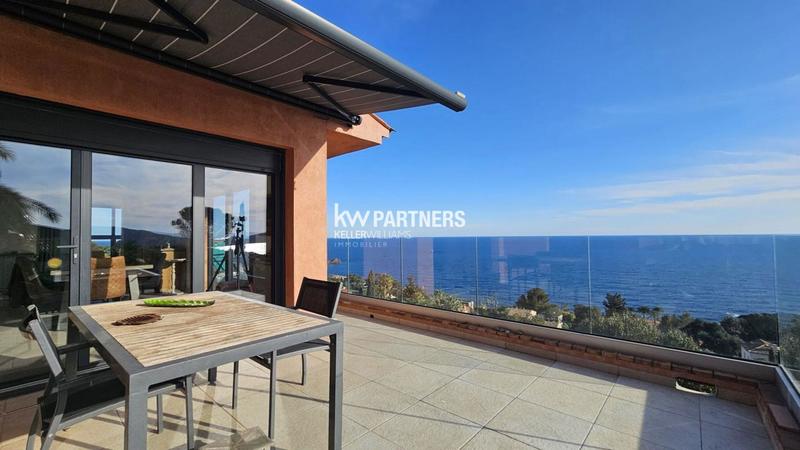 Propriété - 215 m² - 7 pièces