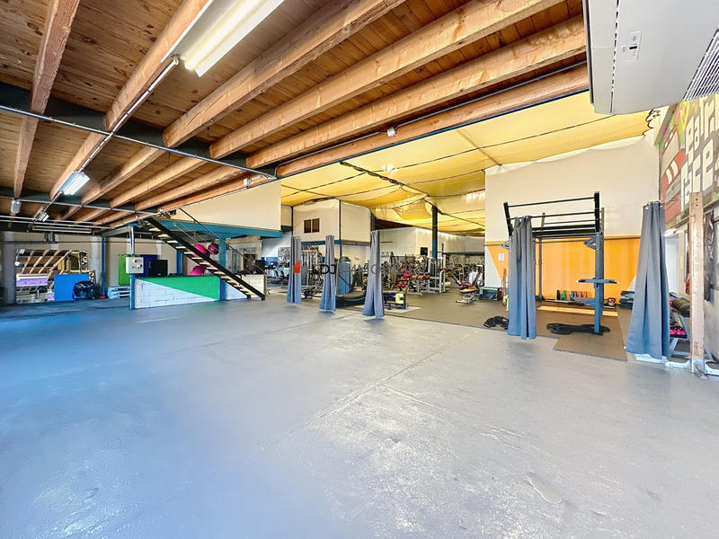 Local commercial - 1 410 m²